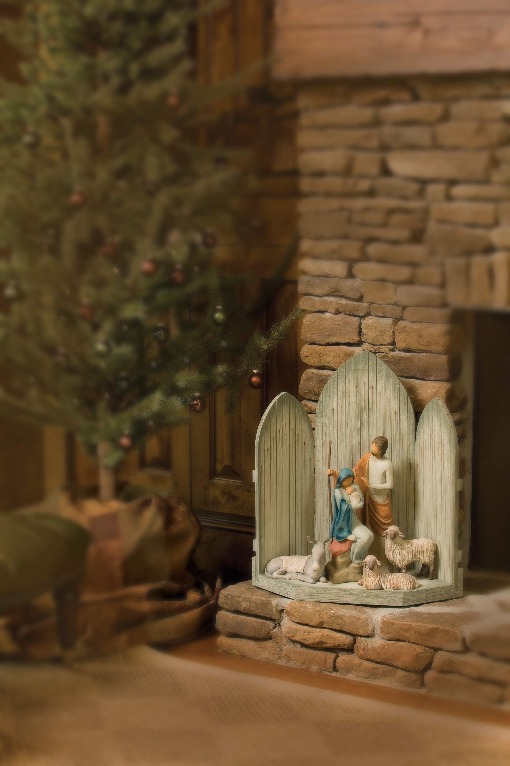 Willow Tree Sanctuary for The Christmas Story, Hand-Painted Nativity Backdrop - Image 7